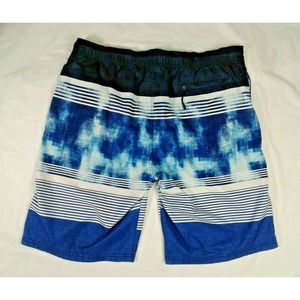 Roundtree & Yorke Board Trunk Blue & White Stripe